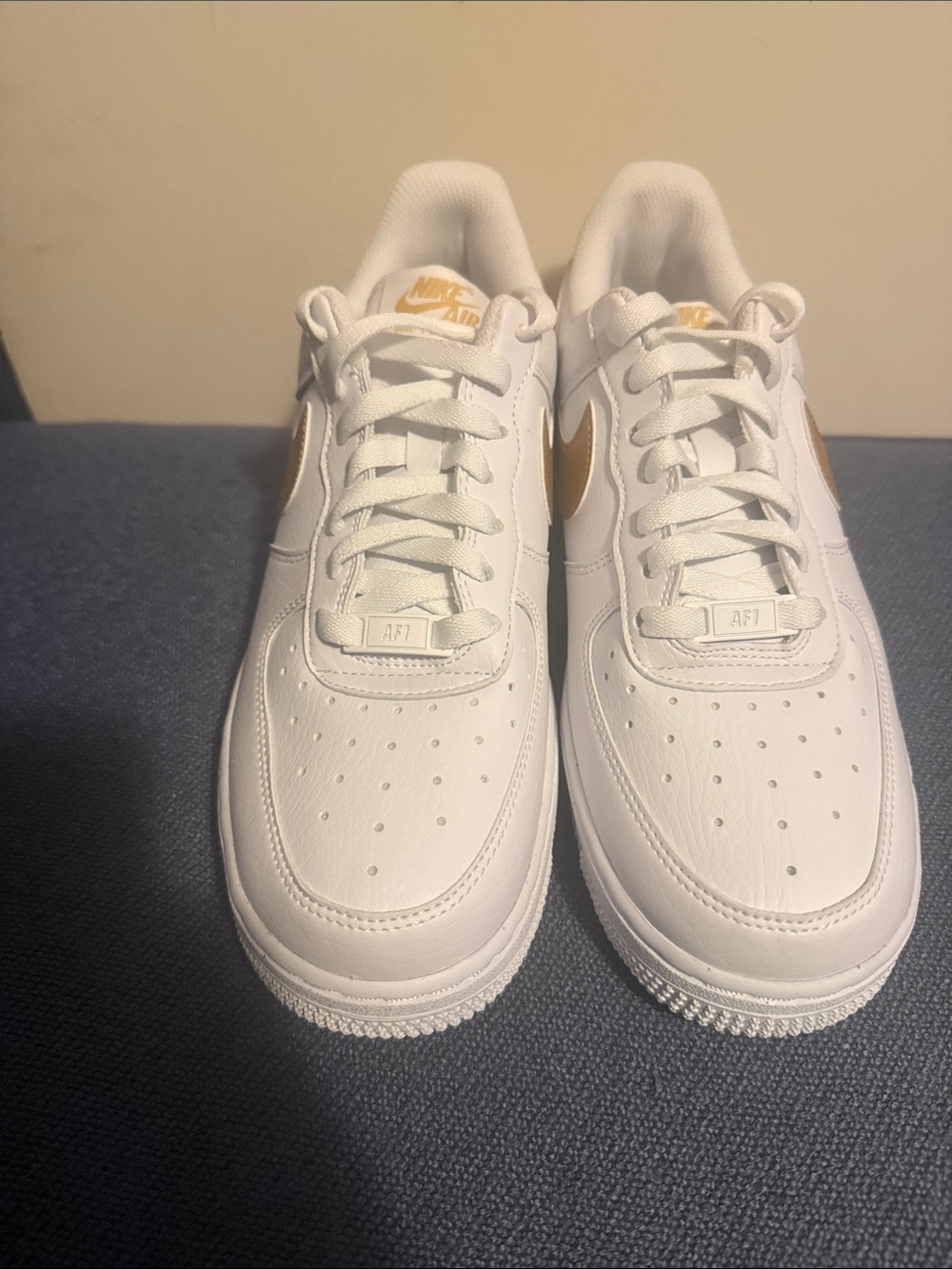 Nike Air Force I White Sneakers with Gold Swoosh-New Size 8